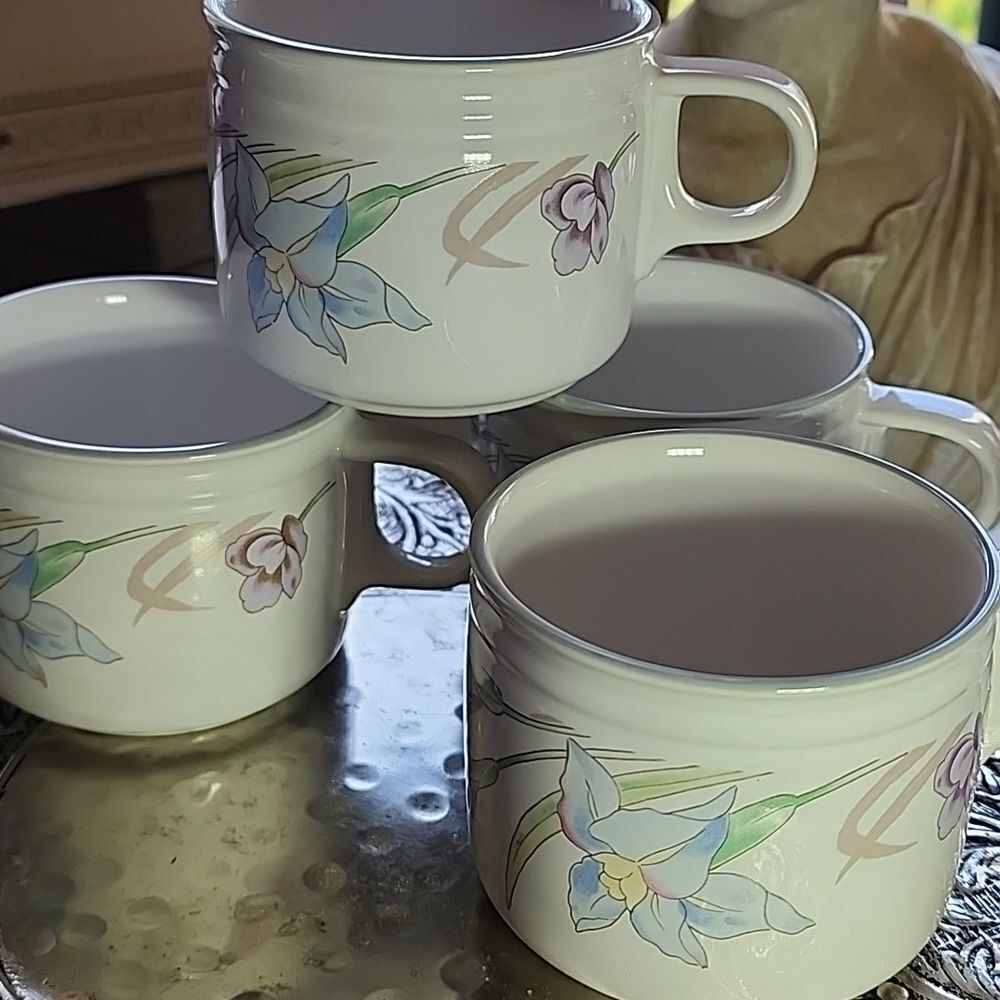 Set Of 4 Vintage 90's Floral Villager Mugs Gabrielle Made In Japan